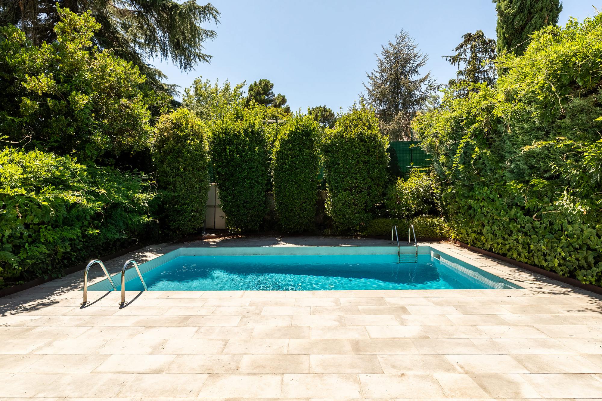 living - Casa / villa de 350m² con 307m² de jardín en venta en Majadahonda - gallery - 4