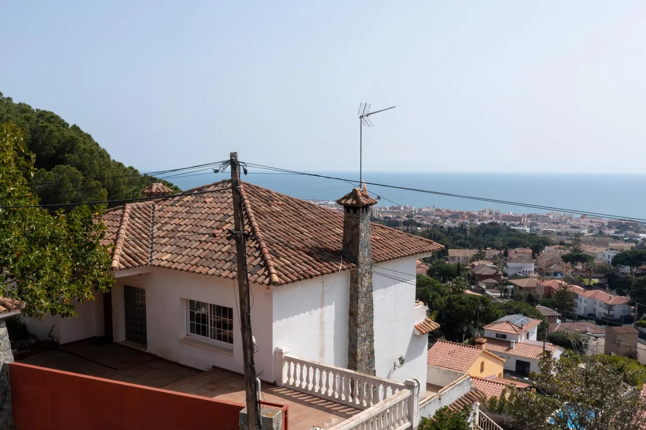living - 495m² house / villa for sale in Premià de Dalt, Barcelona - gallery - 6