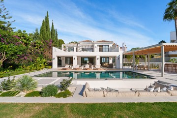 living - Casa / villa de 501m² con 155m² terraza en venta en Quinta - featured