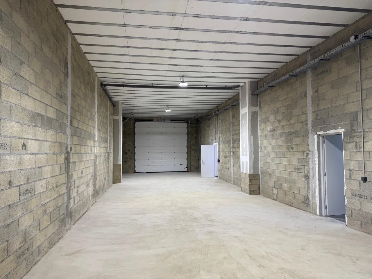 logistics - Light Industrial Premises / Offices For Rent - gallery - 4