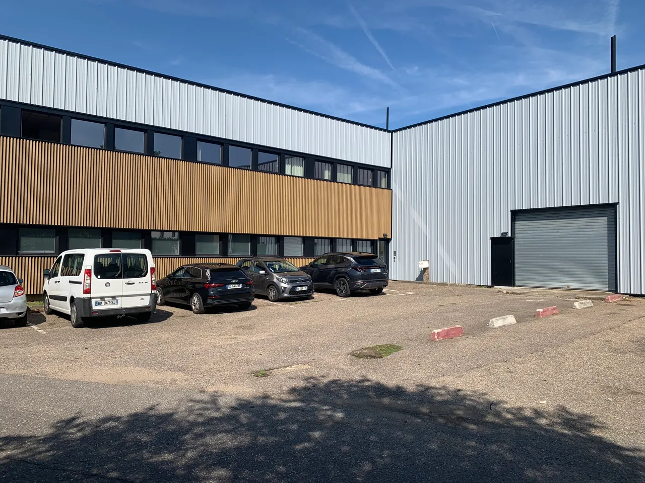 logistics - Warehouse / Offices For Rent - gallery - 3