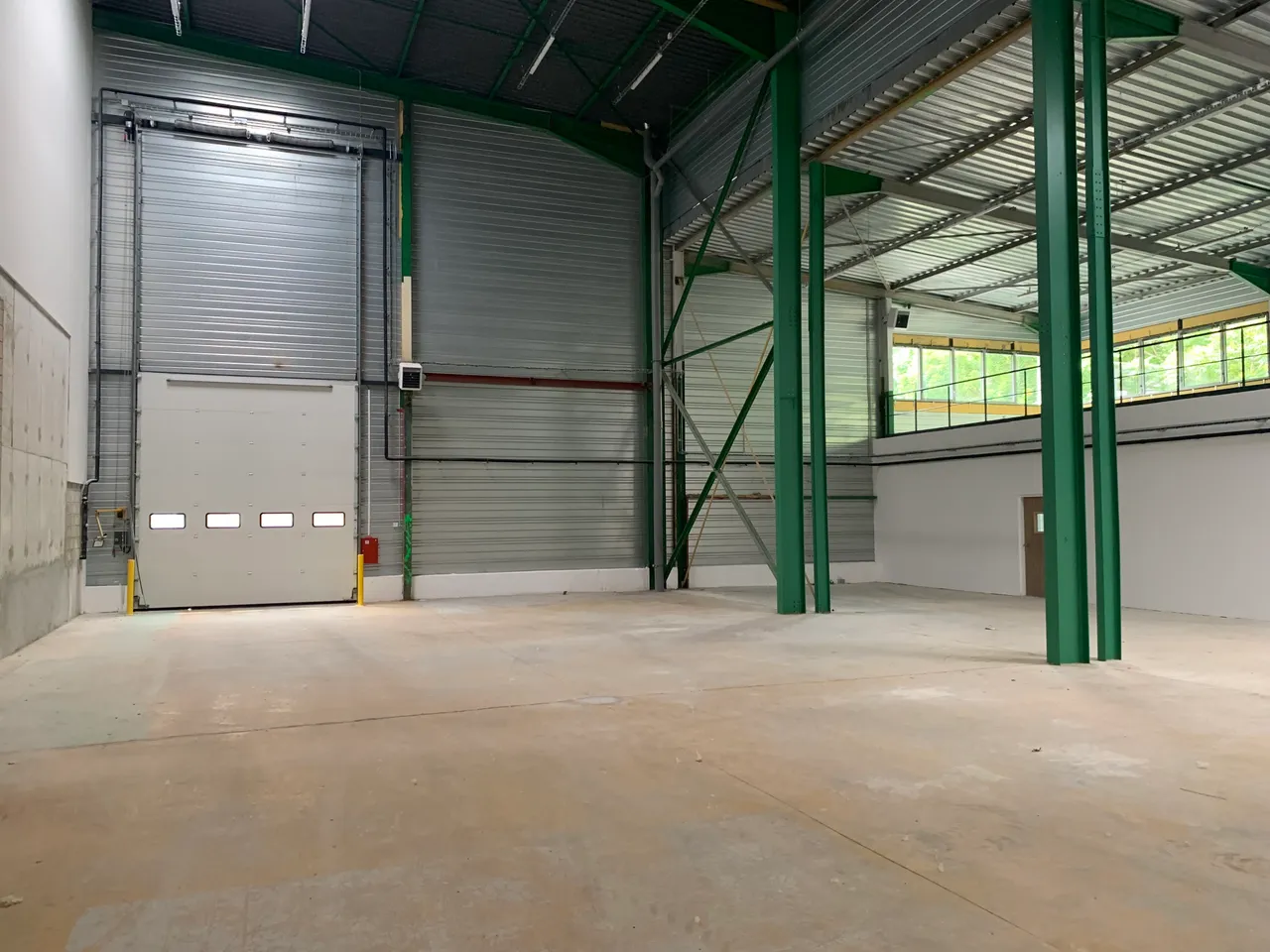 logistics - Warehouse / Offices For Rent - gallery - 4