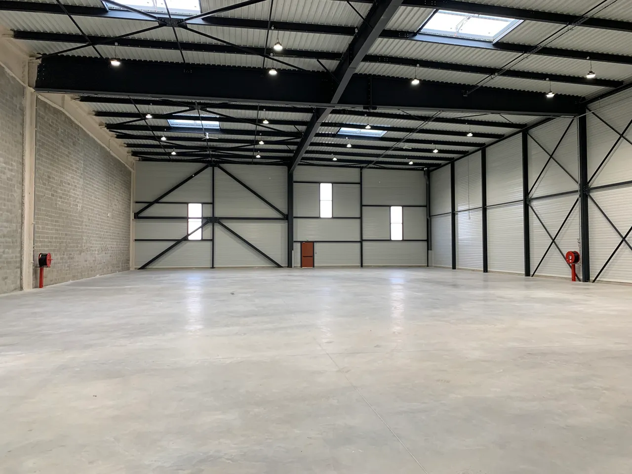 logistics - Entrepôt / Bureaux À Louer - gallery - 4