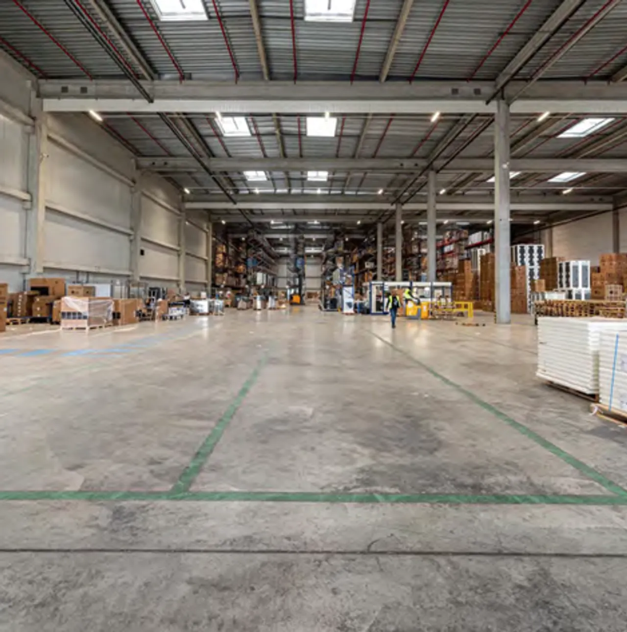 logistics - Logistics Warehouse For Rent - gallery - 3