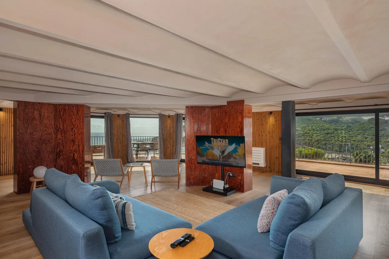 living - Piso de 409m² en venta en Sa Tuna, Costa Brava - gallery - 8