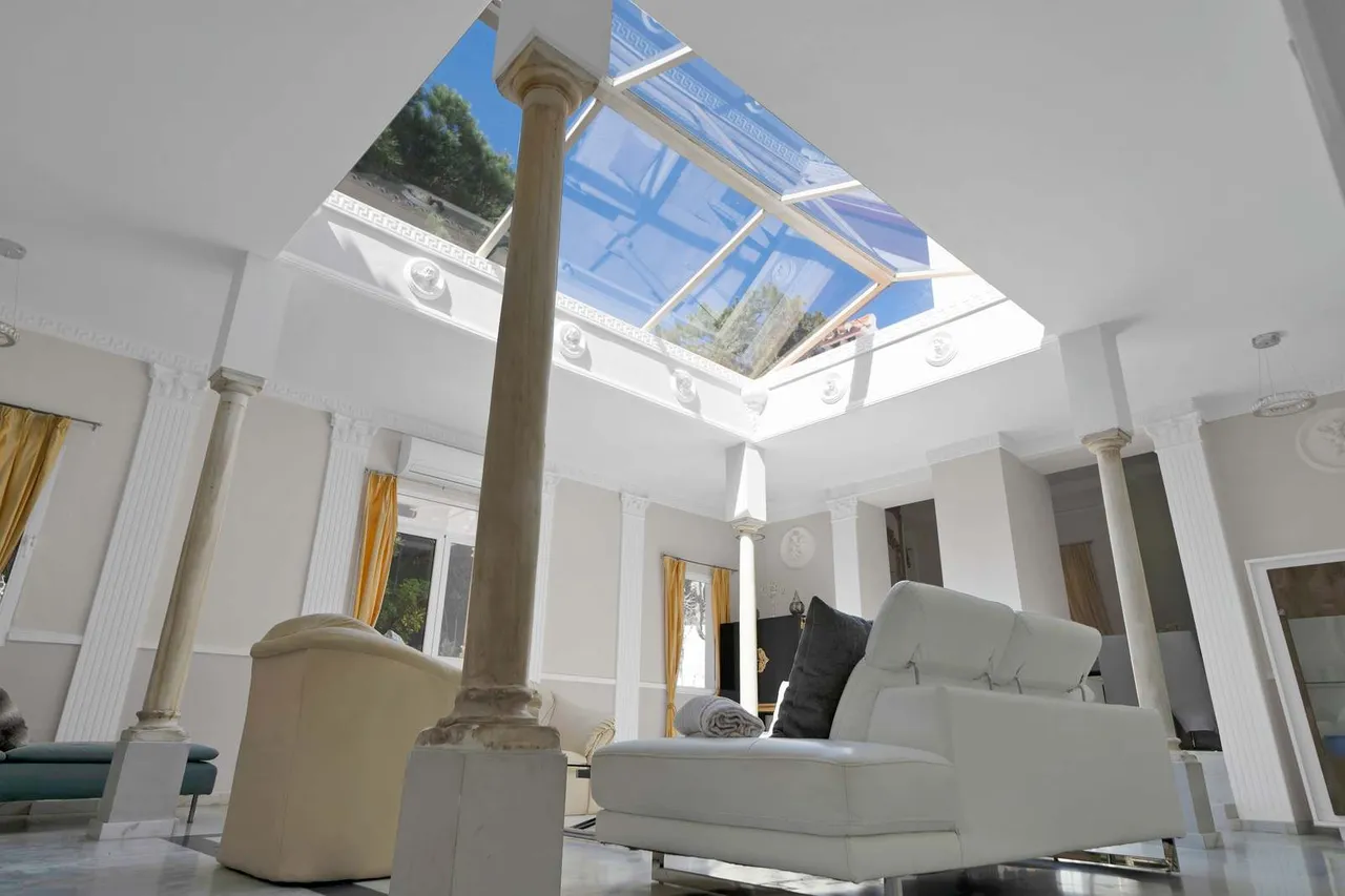 living - Casa / villa de 565m² con 150m² de jardín en venta en Este Marbella - gallery - 10