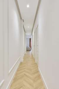 living - 91m² apartment for rent in Malasaña, Madrid - gallery thumbnail - 4