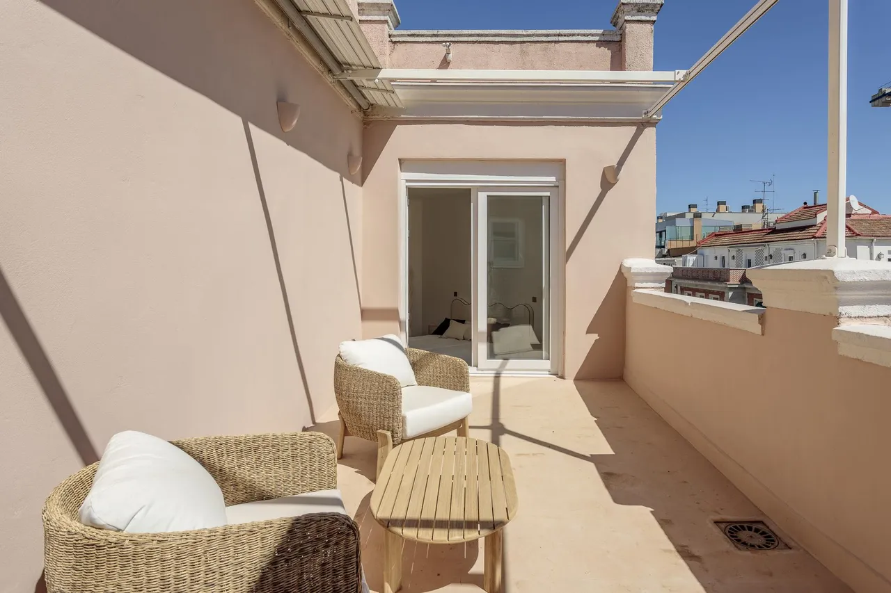 living - 89m² penthouse for sale in Ríos Rosas, Madrid - gallery - 2
