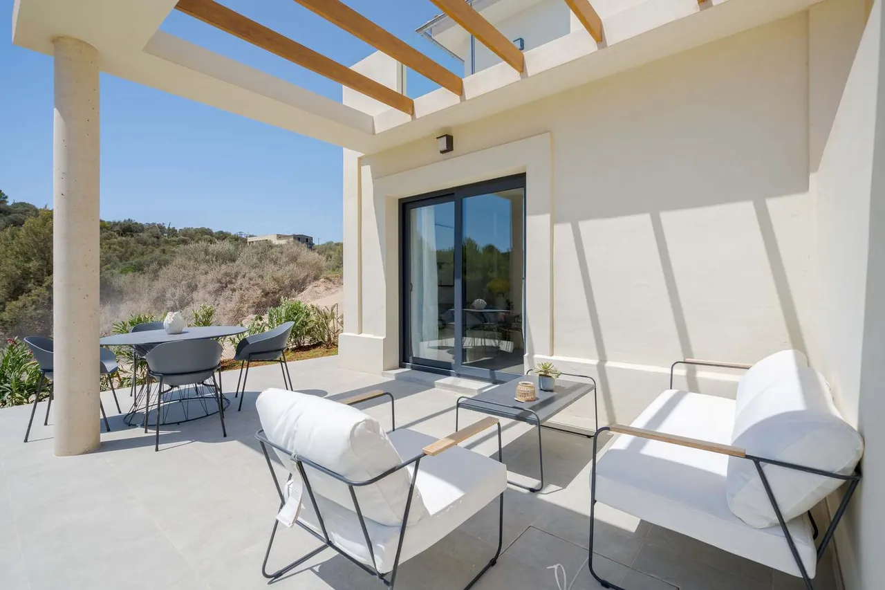 living - Sunrise Bay Residences - gallery - 9