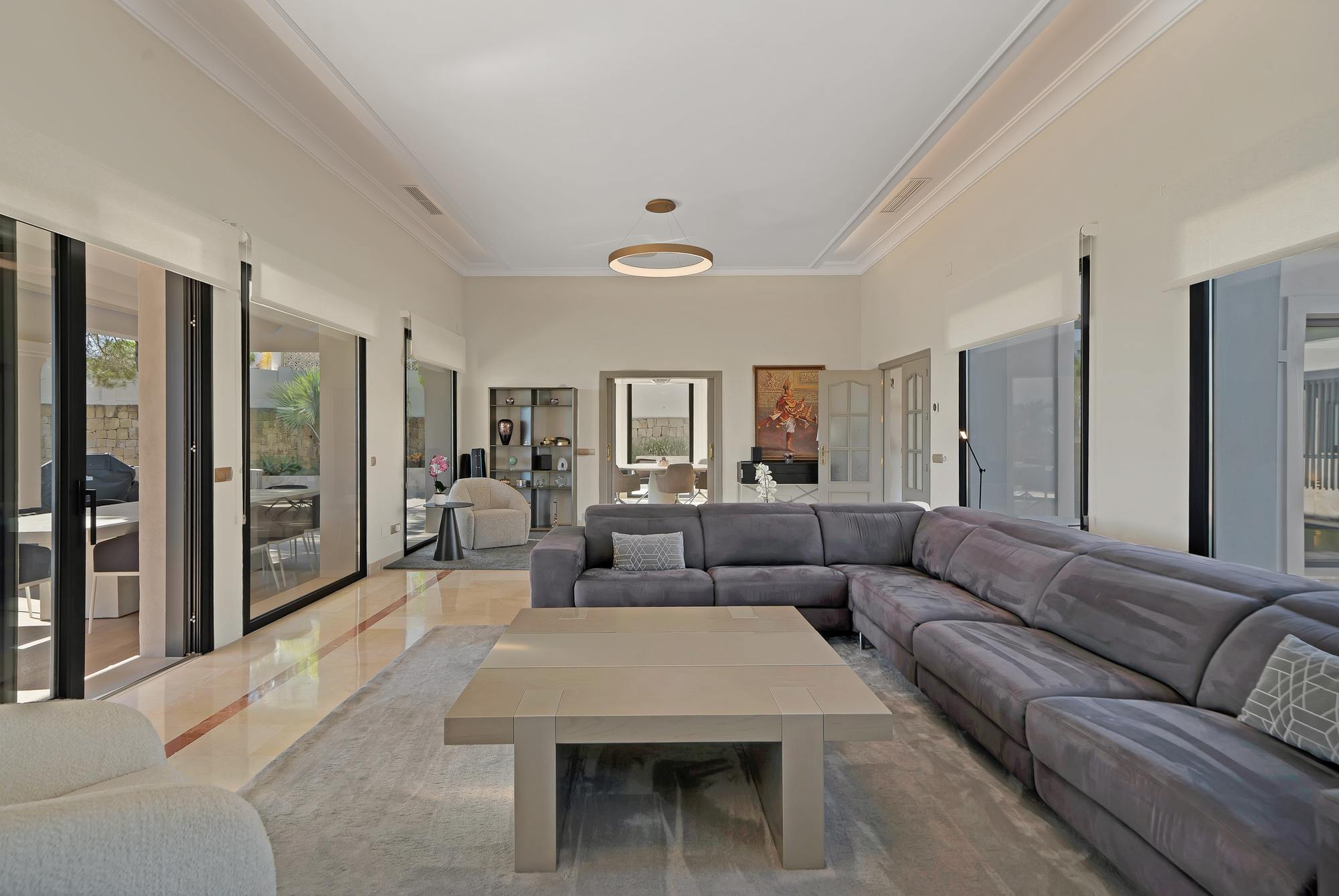 living - 638m² house / villa with 1,295m² garden for sale in East Marbella - gallery thumbnail - 7