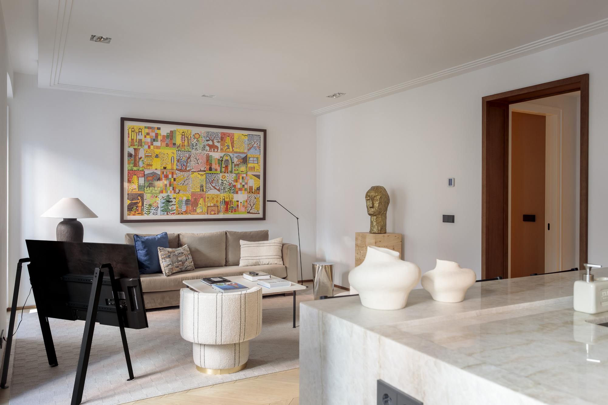 living - 156m² apartment for rent in Cortes / Huertas, Madrid - gallery - 5