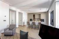 living - 100m² apartment for rent in Cortes / Huertas, Madrid - gallery thumbnail - 5