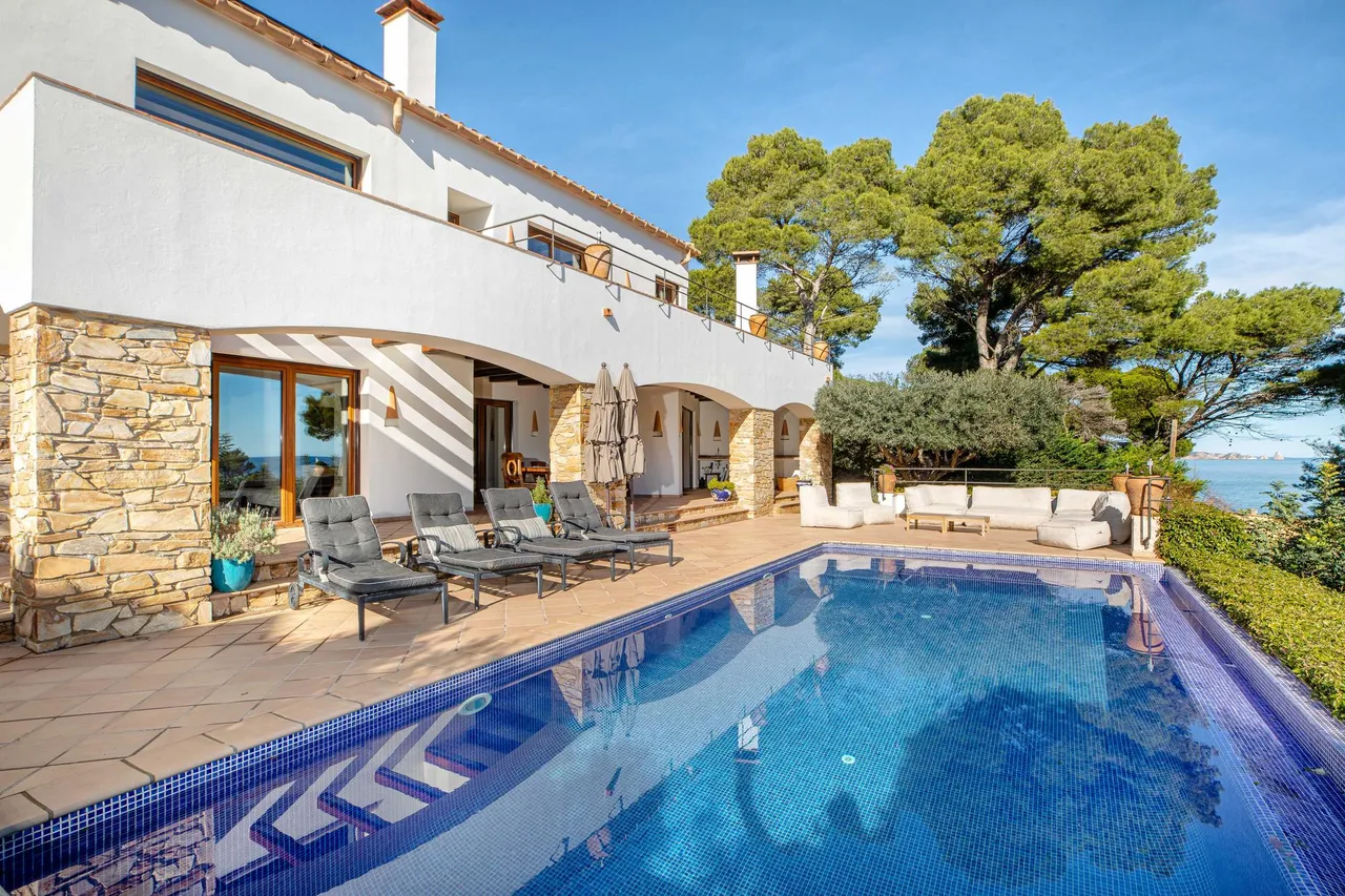 living - Casa / villa de 322m² en venta en Sa Riera, Costa Brava - gallery - 2