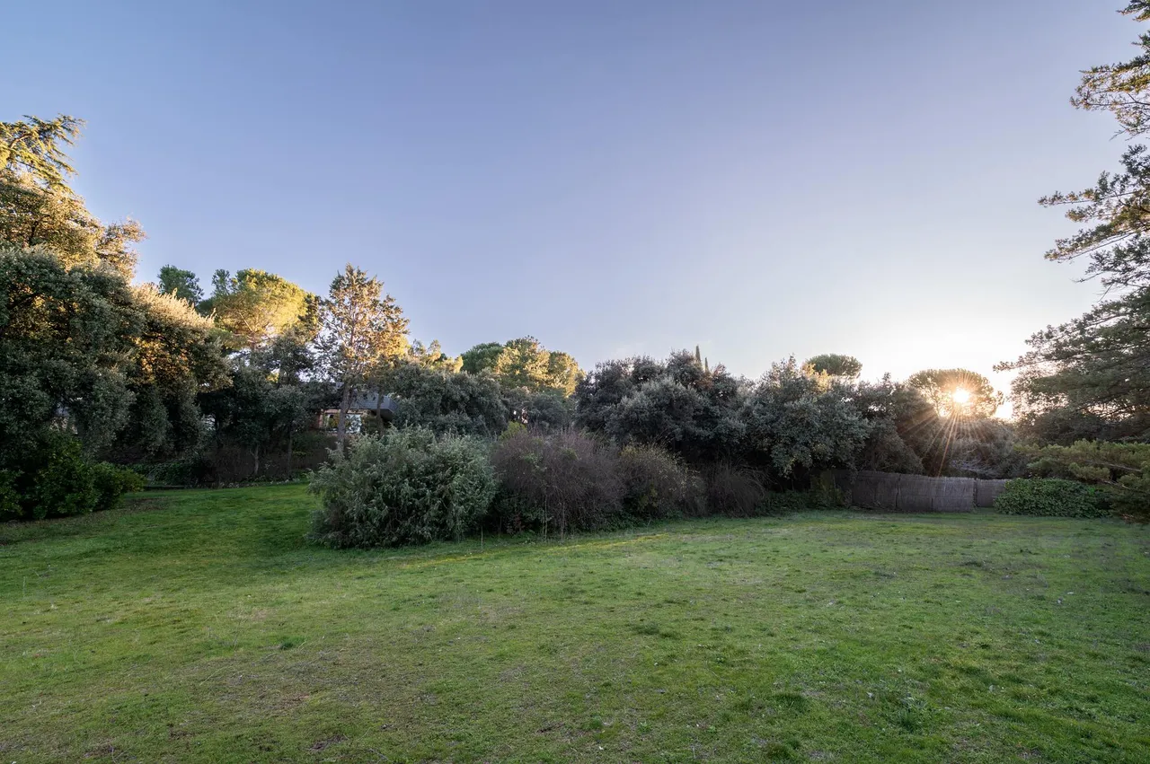 living - Parcela de 1,982m² en venta en La Moraleja Urbanización - gallery - 4