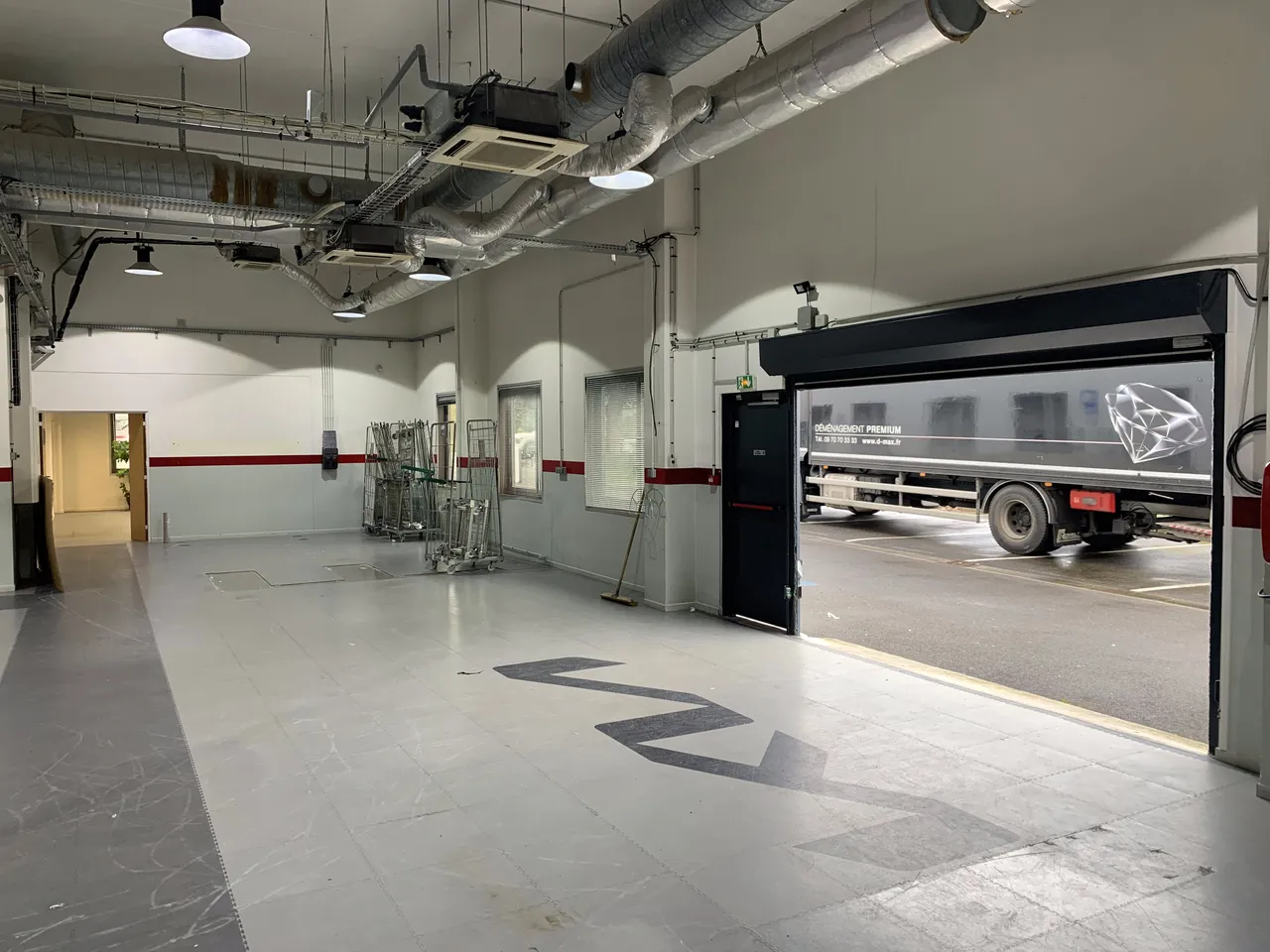 logistics - Light Industrial Premises / Offices For Rent - gallery - 8