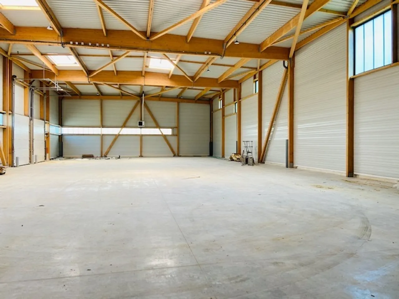 logistics - Activités / Bureaux À Louer - gallery - 2