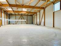 logistics - Activités / Bureaux À Louer - gallery thumbnail - 2
