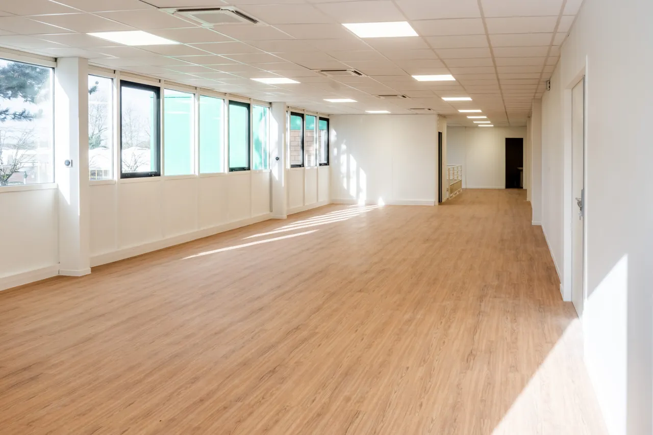 logistics - Light Industrial Premises / Offices For Rent - gallery - 7