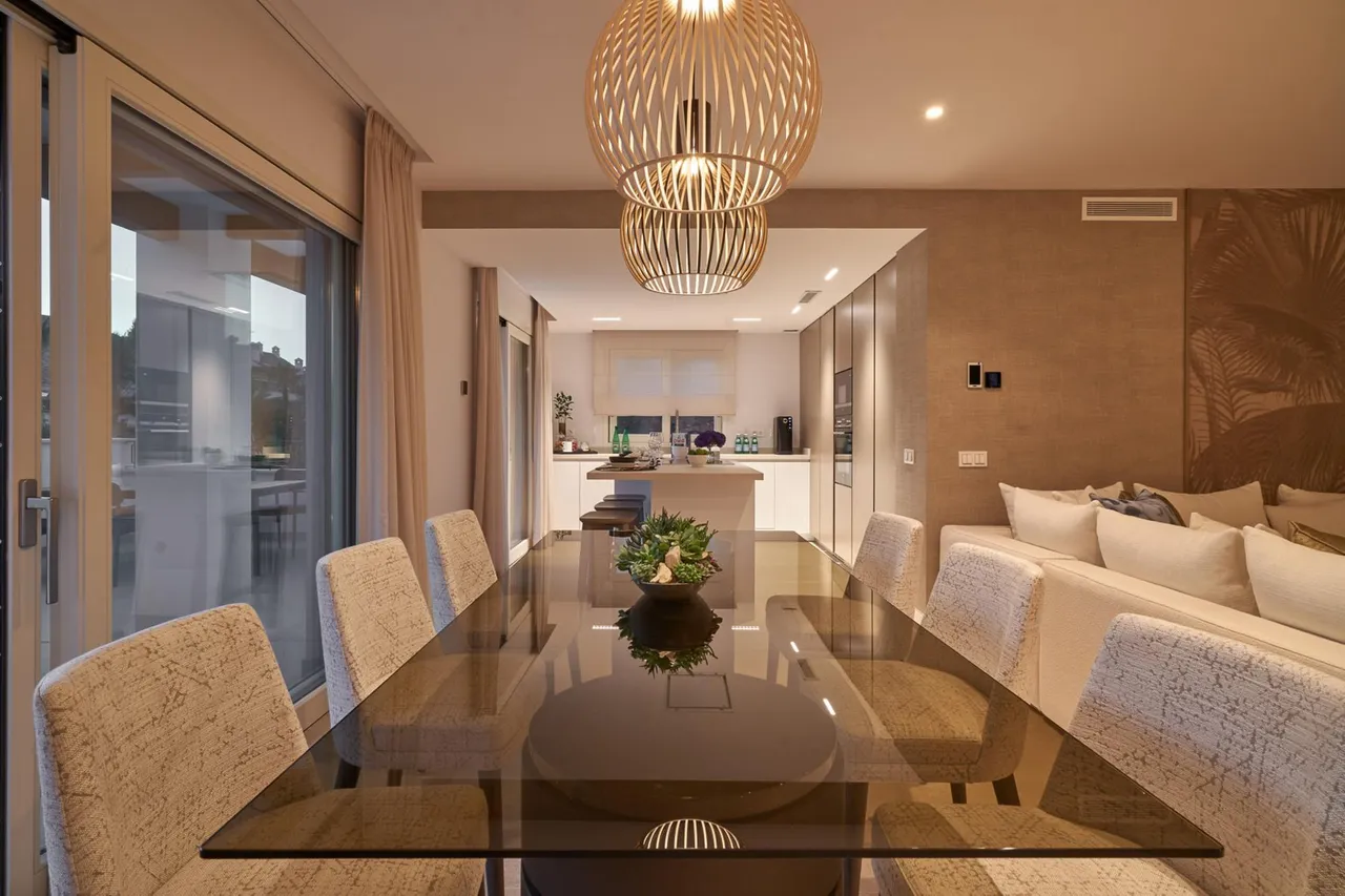 living - New phase of six apartments in luxury development on the Golden Mile, set in a landscaped gardens and a short walk to Puente Romano. - gallery - 10