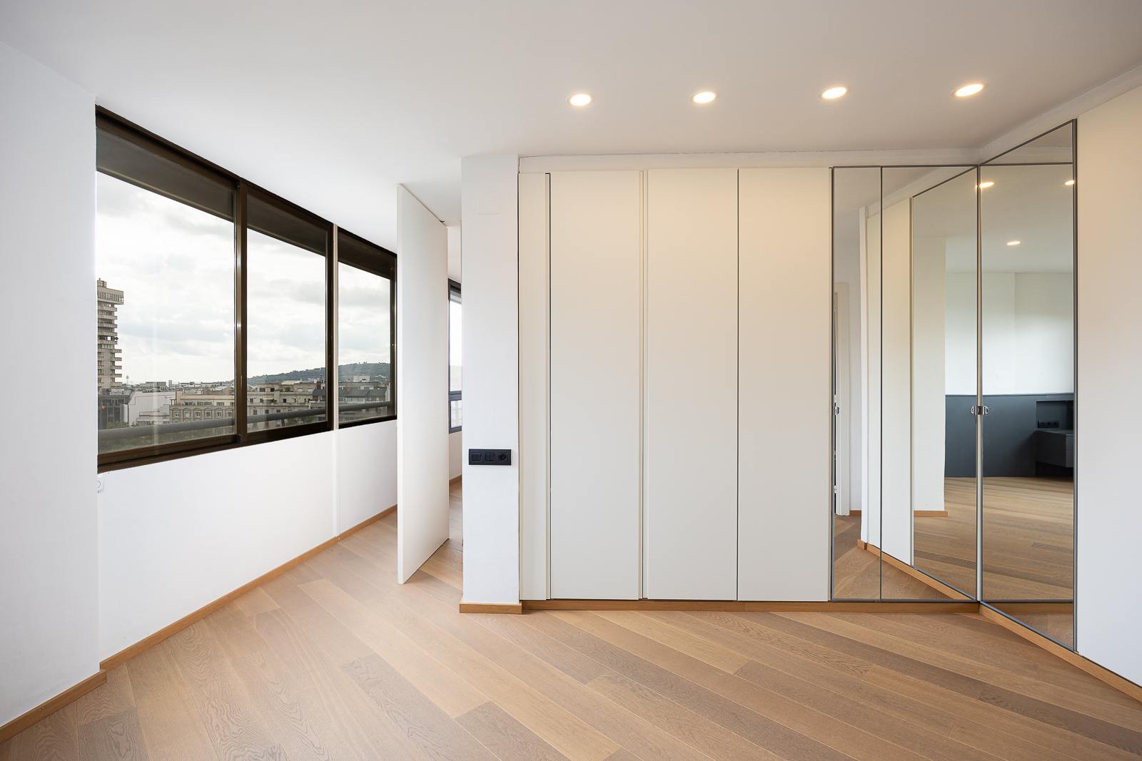 living - Piso de 105m² en venta en Turó Park, Barcelona - gallery thumbnail - 3