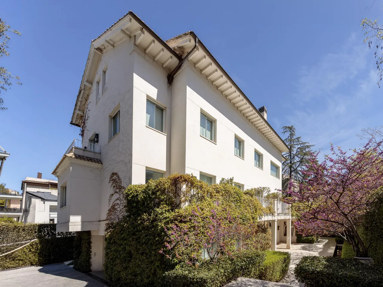 living - 857m² house / villa for sale in El Viso, Madrid - gallery - 2