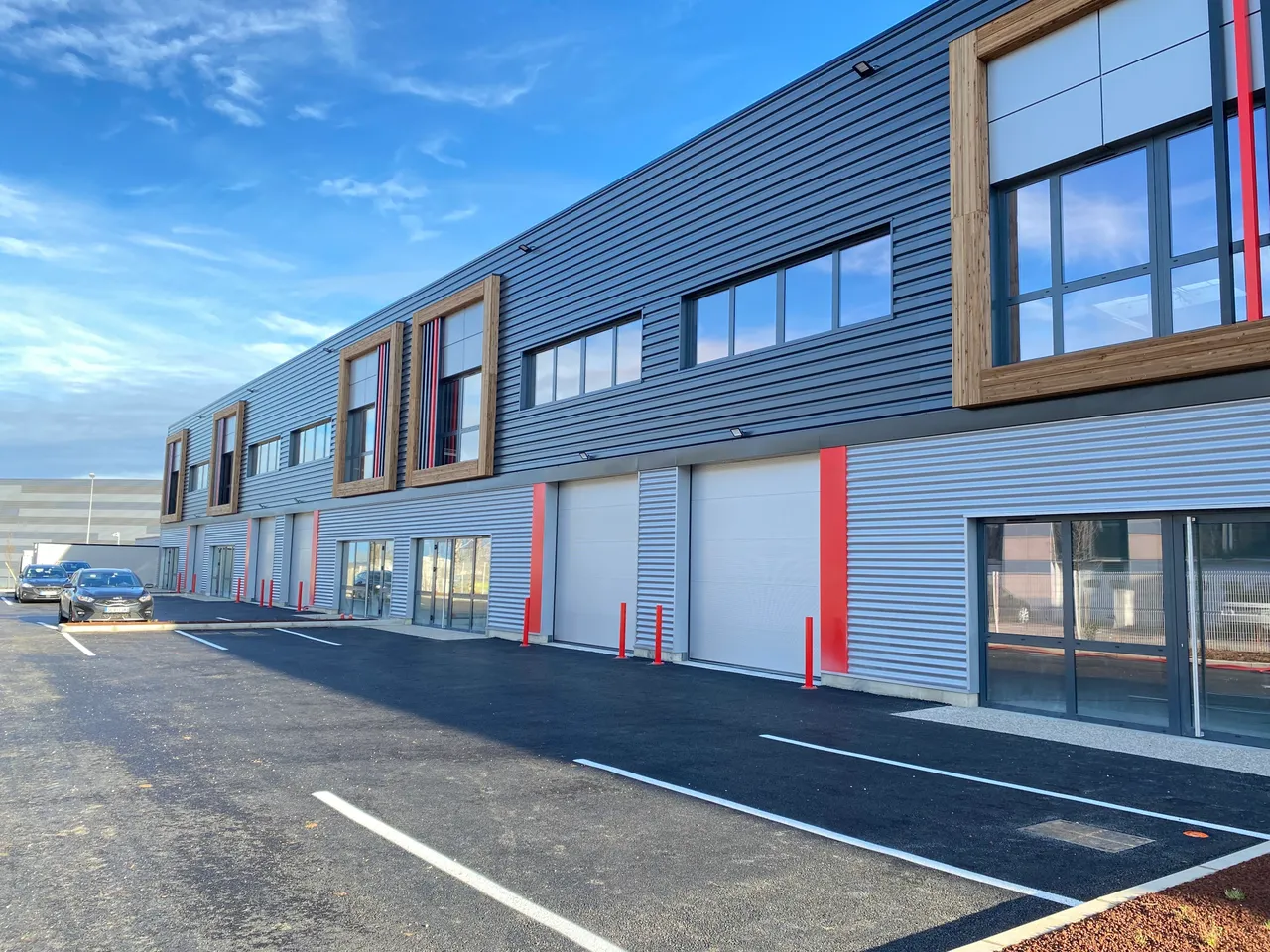 logistics - Light Industrial Premises / Offices For Rent - gallery - 2