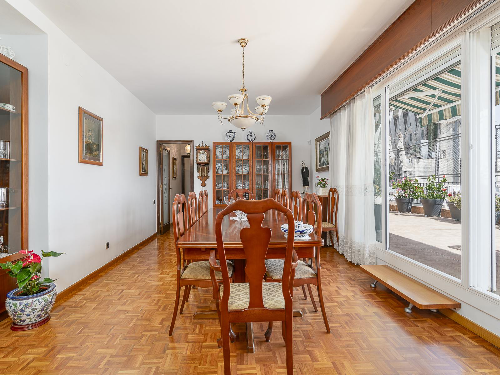 living - Ático de 180m² con 60m² terraza en venta en Sagrada Família - gallery thumbnail - 6