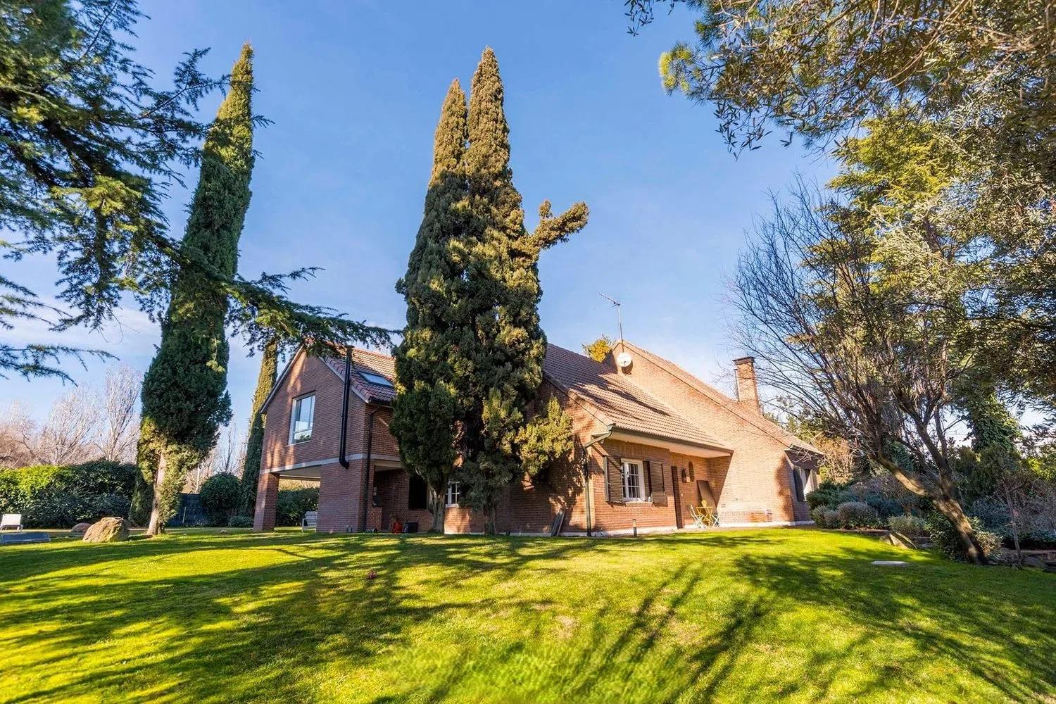 living - 485m² house / villa for sale in La Moraleja Urbanización - gallery - 3