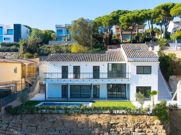 living - 326m² house / villa for sale in Cabrils, Barcelona - featured