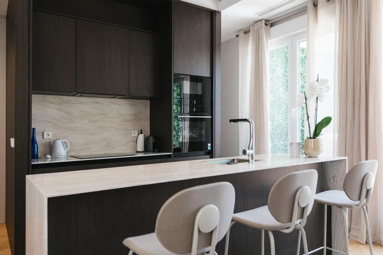 living - 143m² apartment for rent in Castellana, Madrid - gallery - 8
