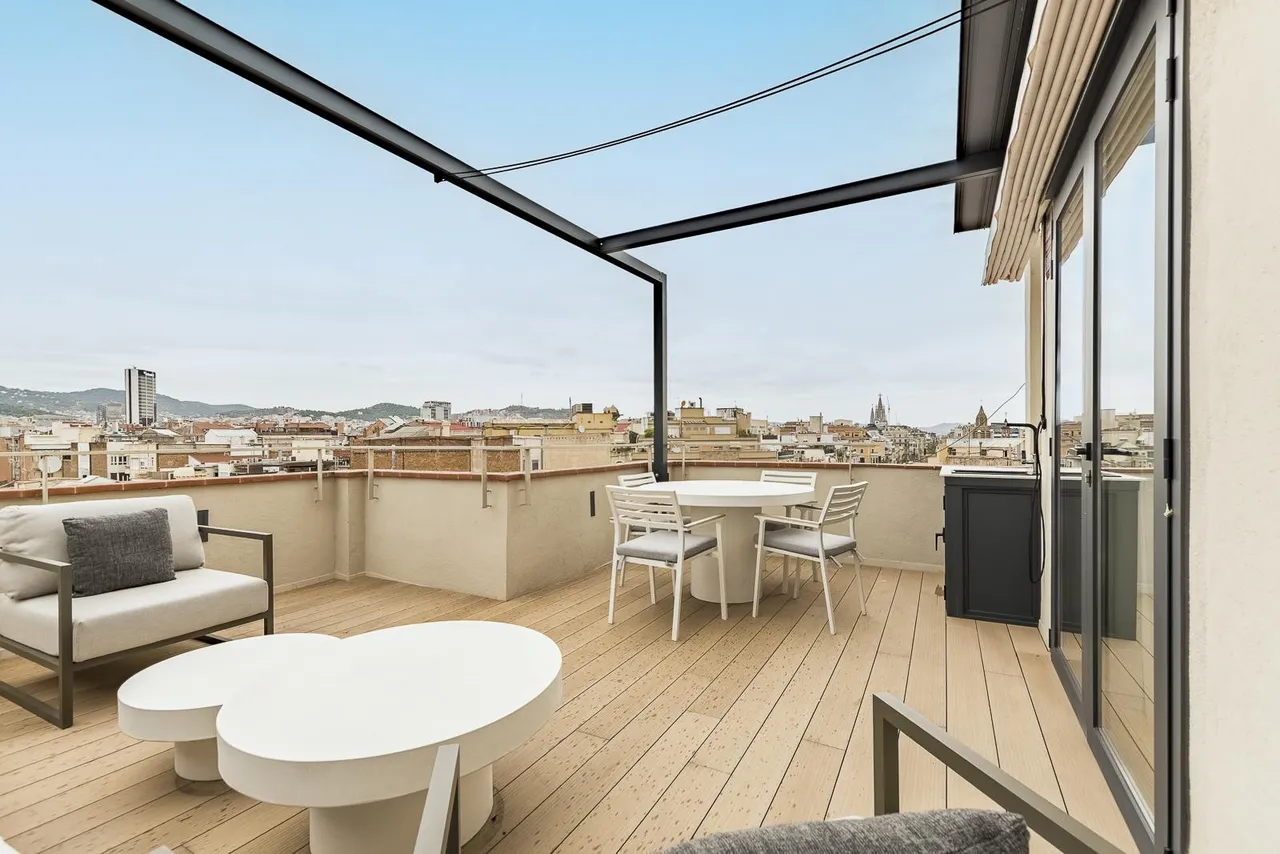 living - 50m² penthouse with 53m² terrace for sale in Eixample Left - gallery - 3