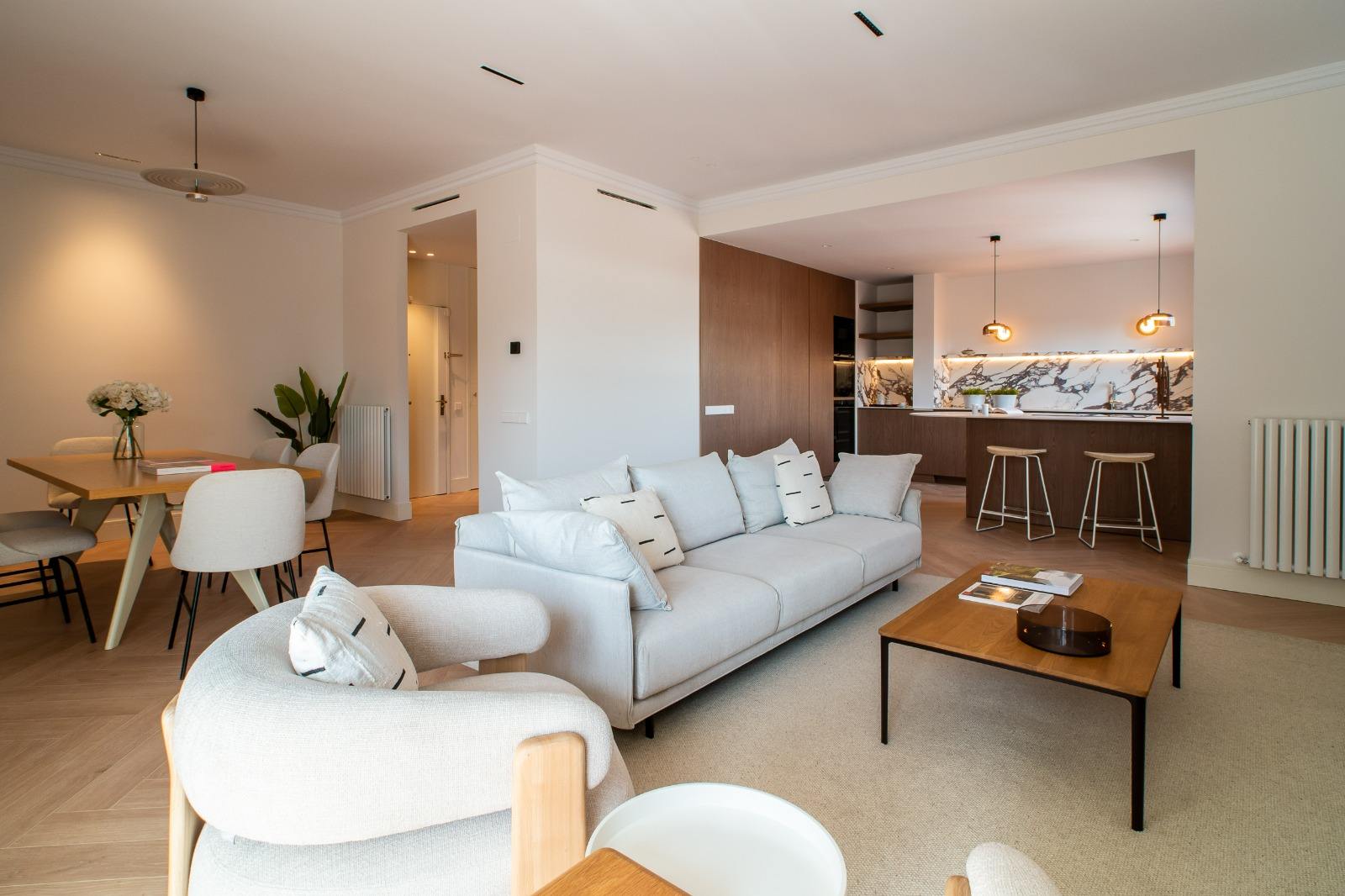 living - Piso de 228m² en venta en El Viso, Madrid - gallery thumbnail - 2