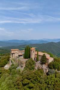 living - Castillo / palacio de 784m² en venta en La Garrotxa, Girona - gallery thumbnail - 7