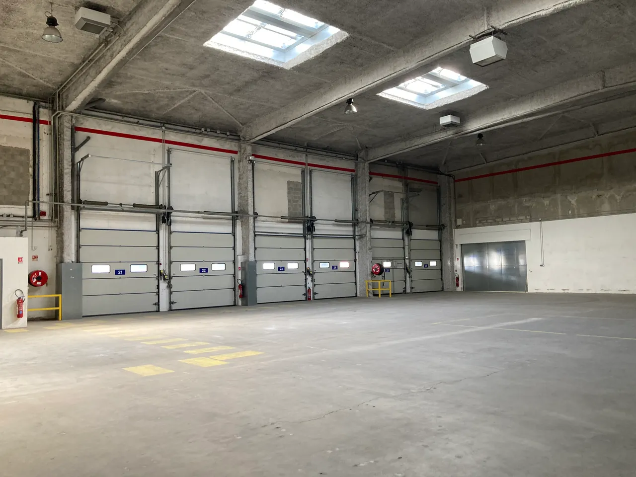 logistics - Logistics Warehouse For Rent - gallery - 7