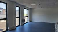 logistics - Activités / Bureaux À Louer - gallery thumbnail - 3