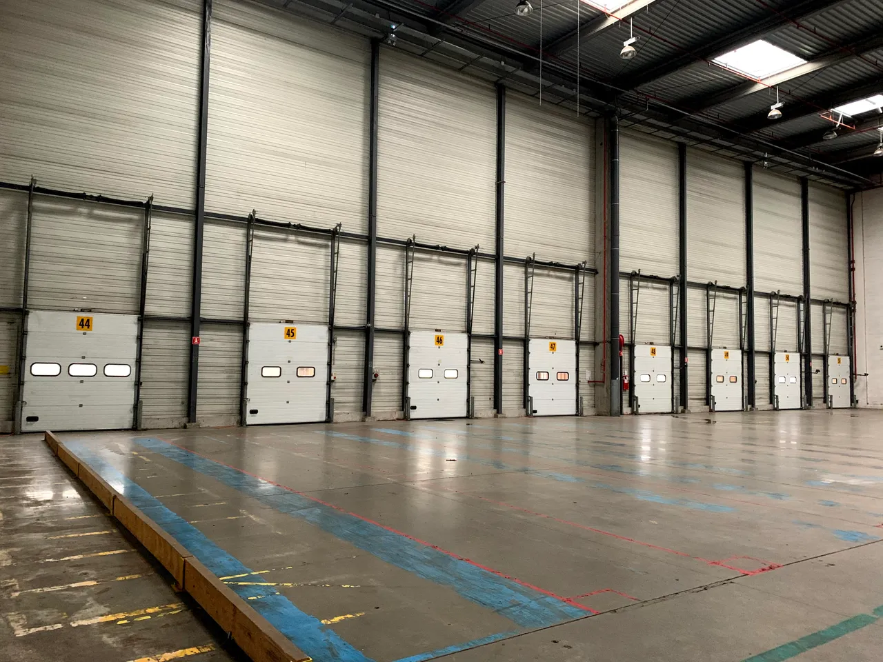 logistics - Logistics Warehouse For Rent - gallery - 5