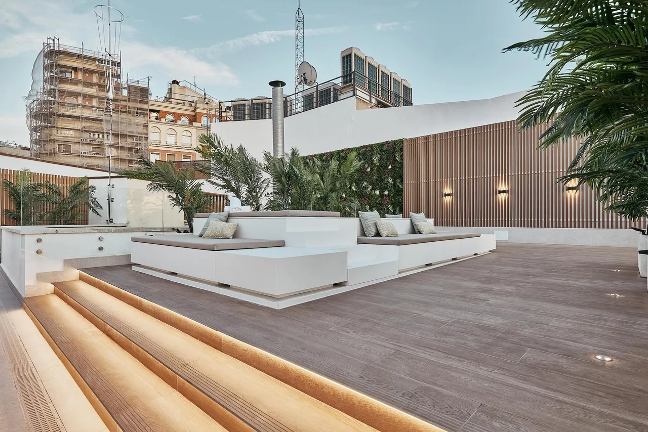 living - Piso de 174m² con 301m² terraza en venta en Palacio, Madrid - gallery - 3