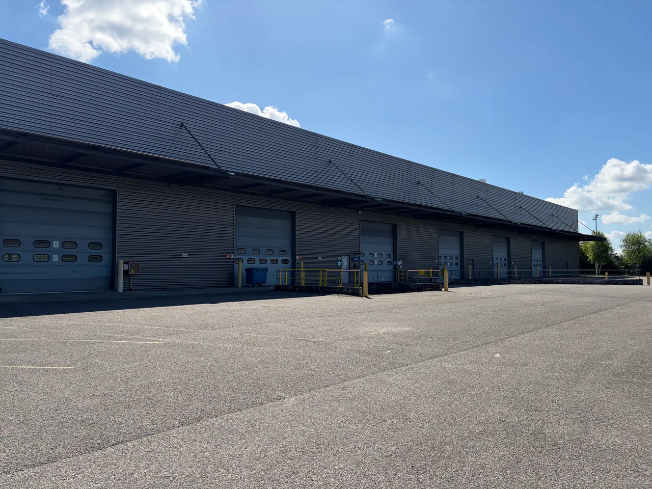 logistics - Entrepôt / Bureaux À Louer - gallery - 3