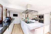 living - 816m² house / villa for sale in Las Rozas, Madrid - gallery thumbnail - 9