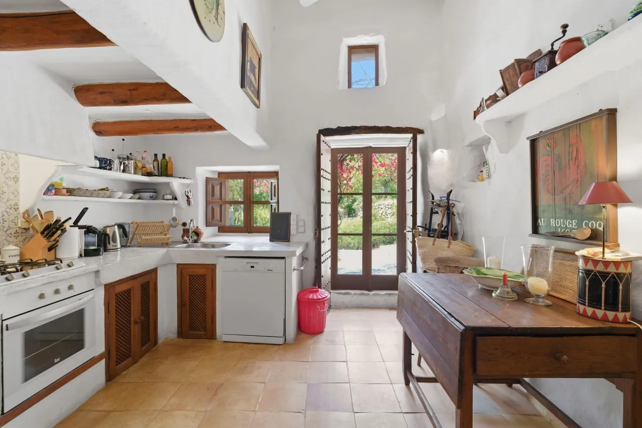 living - 510m² country house with 206,000m² garden for sale in Manacor - gallery - 9