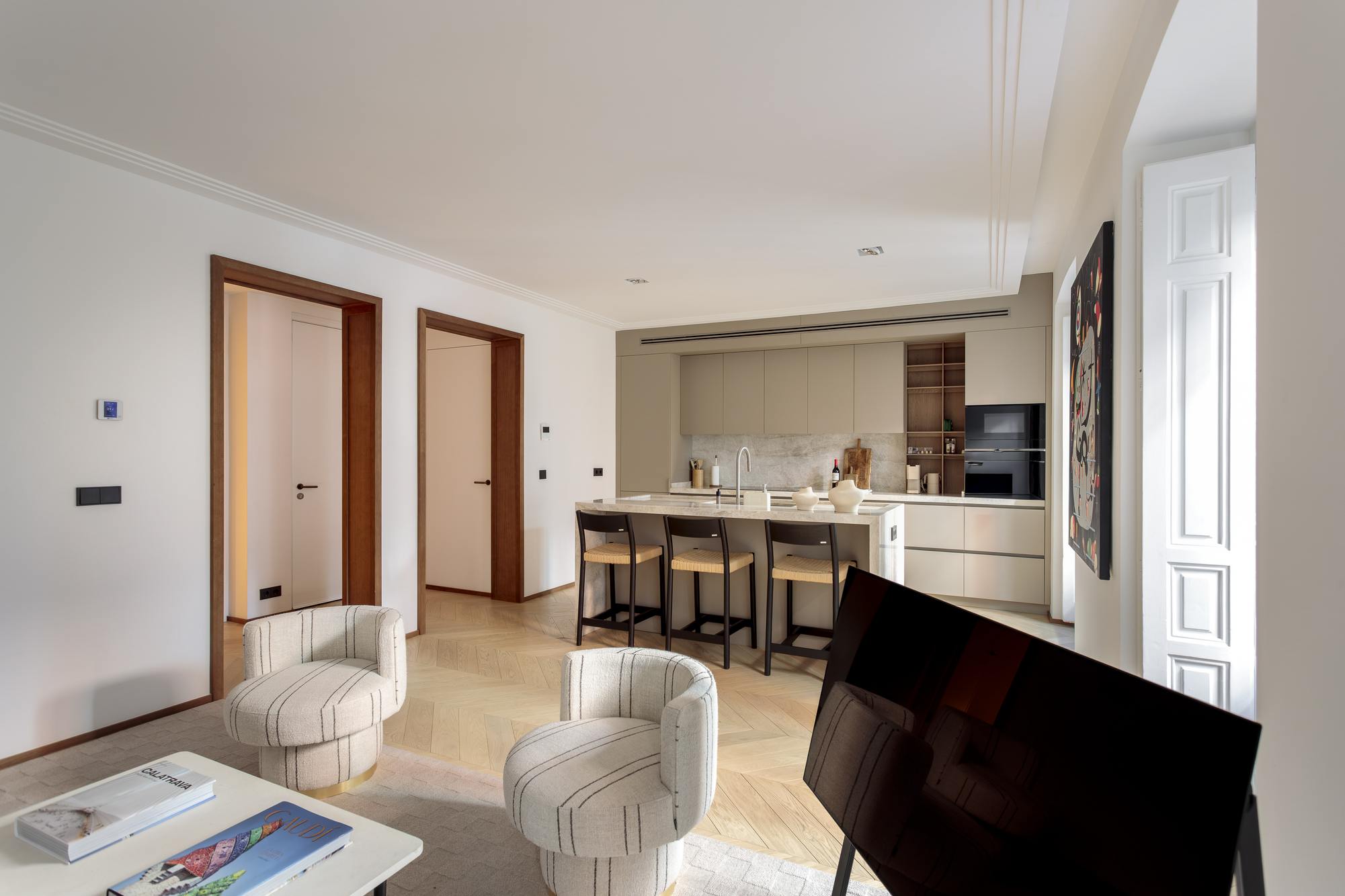 living - Piso de 156m² en alquiler en Cortes / Huertas, Madrid - gallery thumbnail - 4