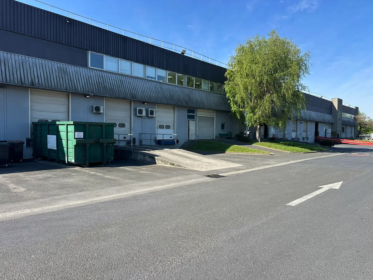 logistics - Entrepôt / Bureaux À Louer - gallery - 3