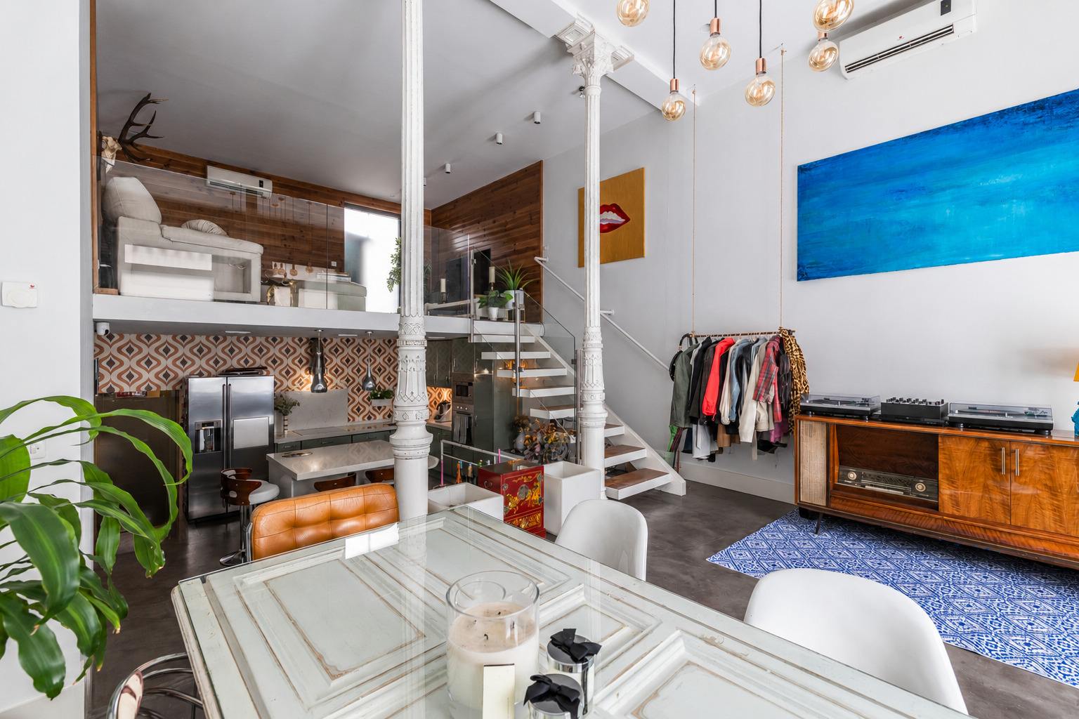 living - Piso de 190m² en venta en Malasaña, Madrid - gallery - 2