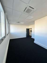 logistics - Activités / Bureaux À Louer - gallery thumbnail - 6