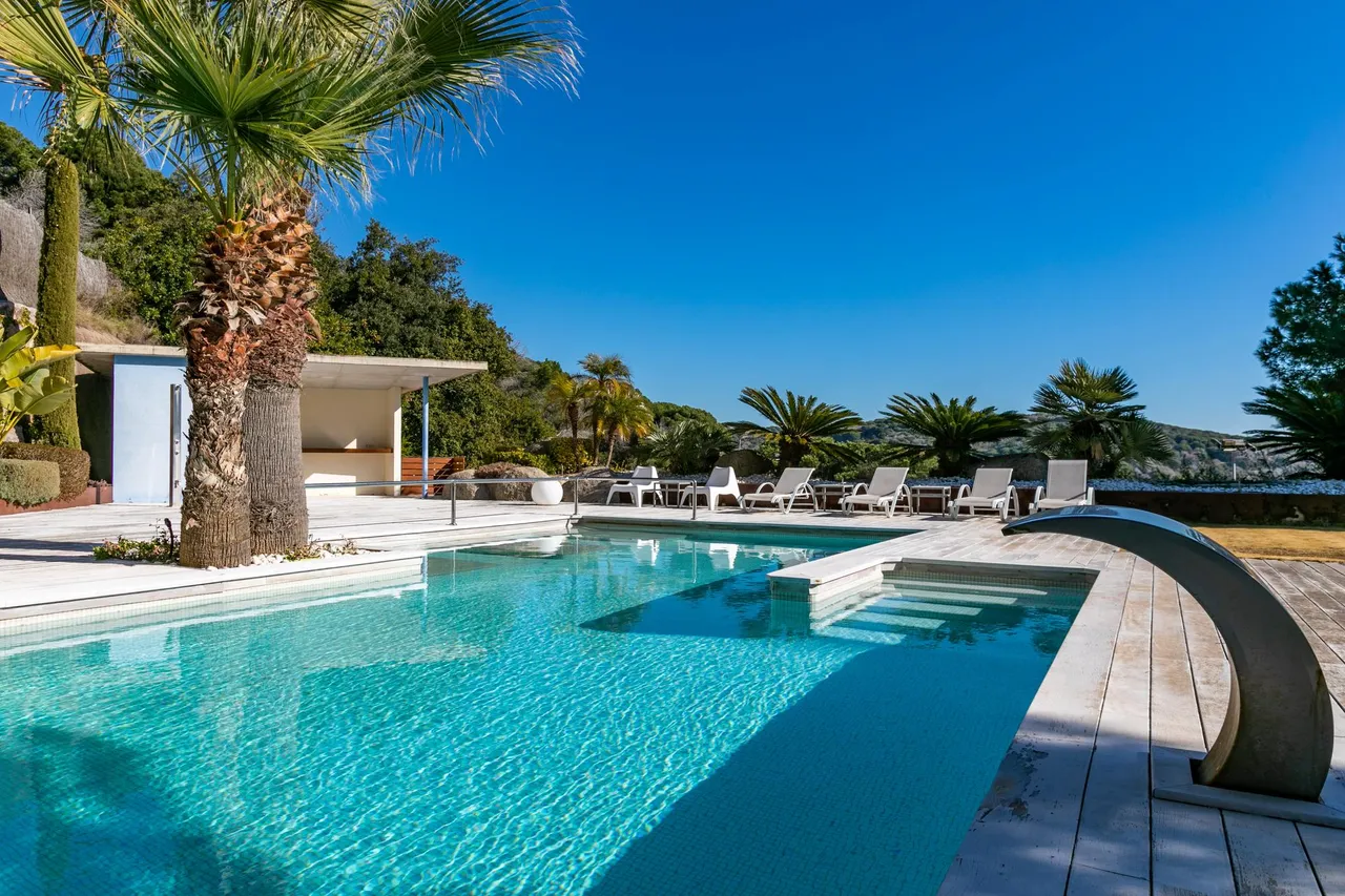 living - 17th century luxury castle for sale located on the Barcelona Coast - gallery - 8