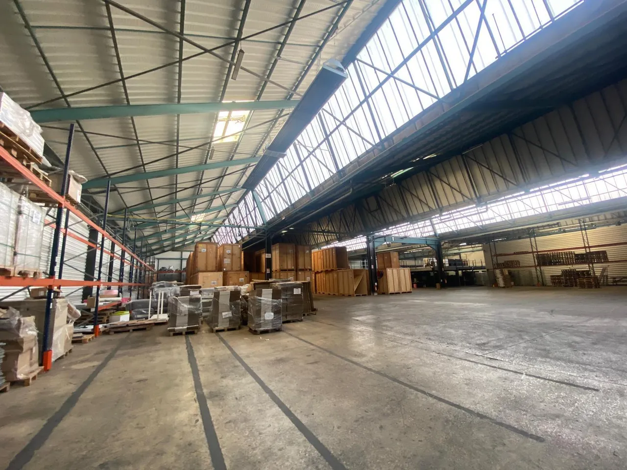 logistics - Local d’activités À Louer - gallery - 8
