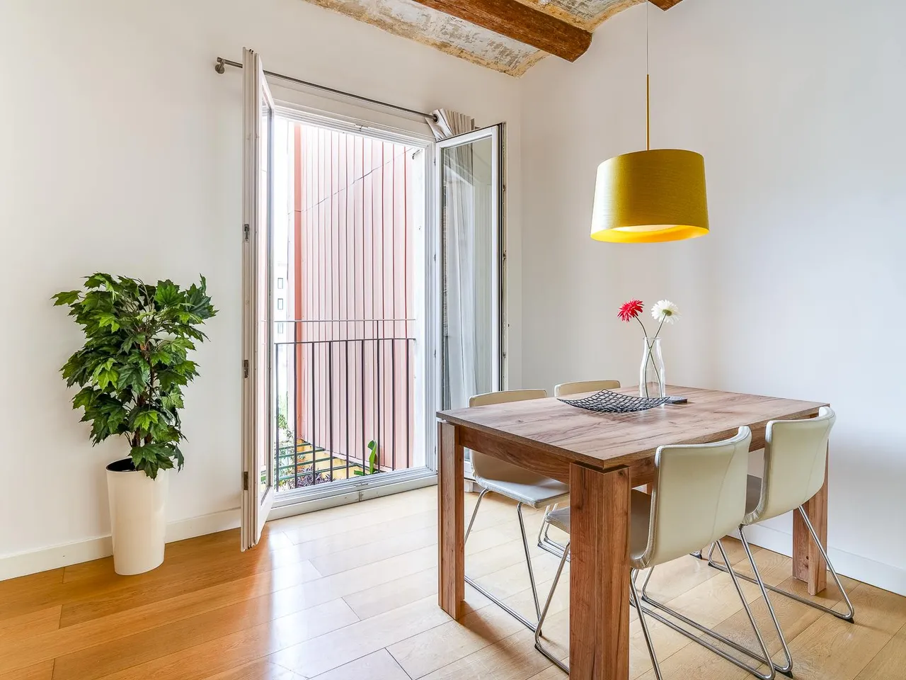 living - Piso de 53m² en venta en Sant Antoni, Barcelona - gallery - 4