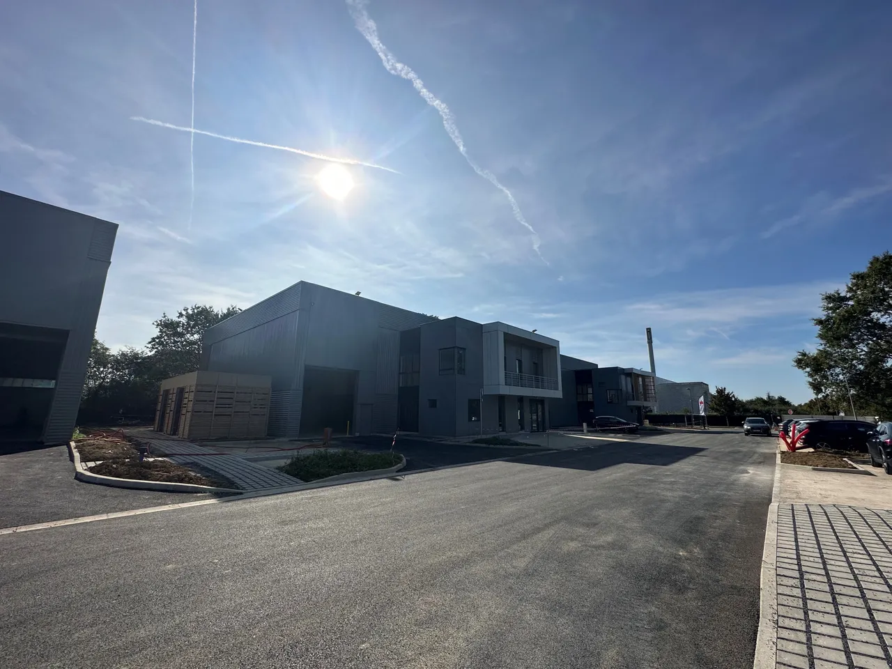 logistics - Light Industrial Premises / Offices For Rent - For Sale - gallery - 2
