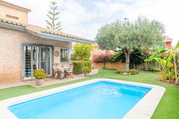 living - Casa / villa de 332m² en venta en Bétera, Valencia - featured