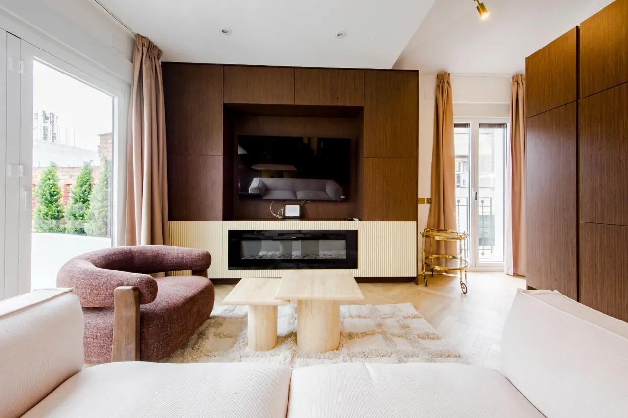 living - 120m² penthouse for rent in Cortes / Huertas, Madrid - gallery - 7